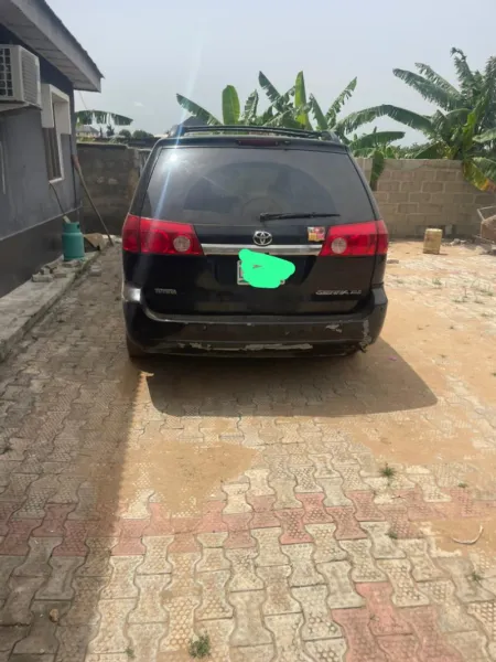 Toyota sienna 2008 model