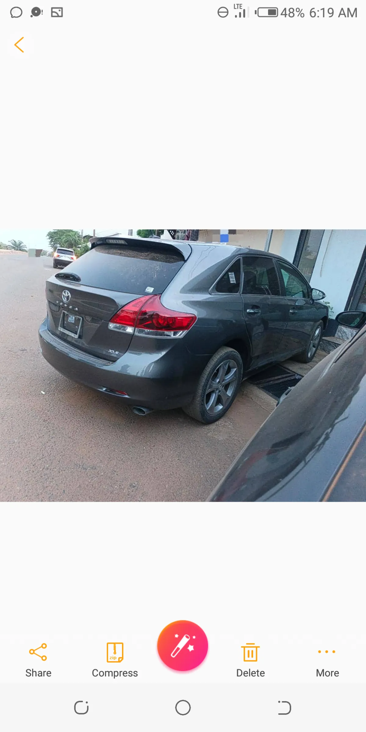 2015 Toyota Venza - Image 2