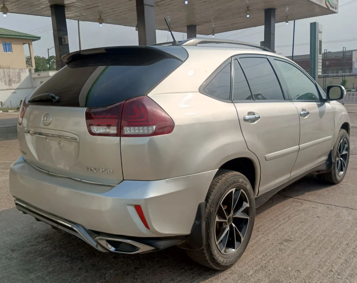 Lexus Rx330 - Image 6