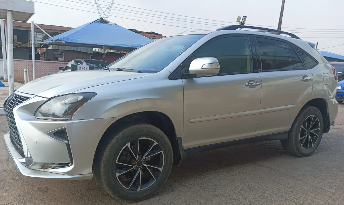 Lexus Rx330 - Image 8