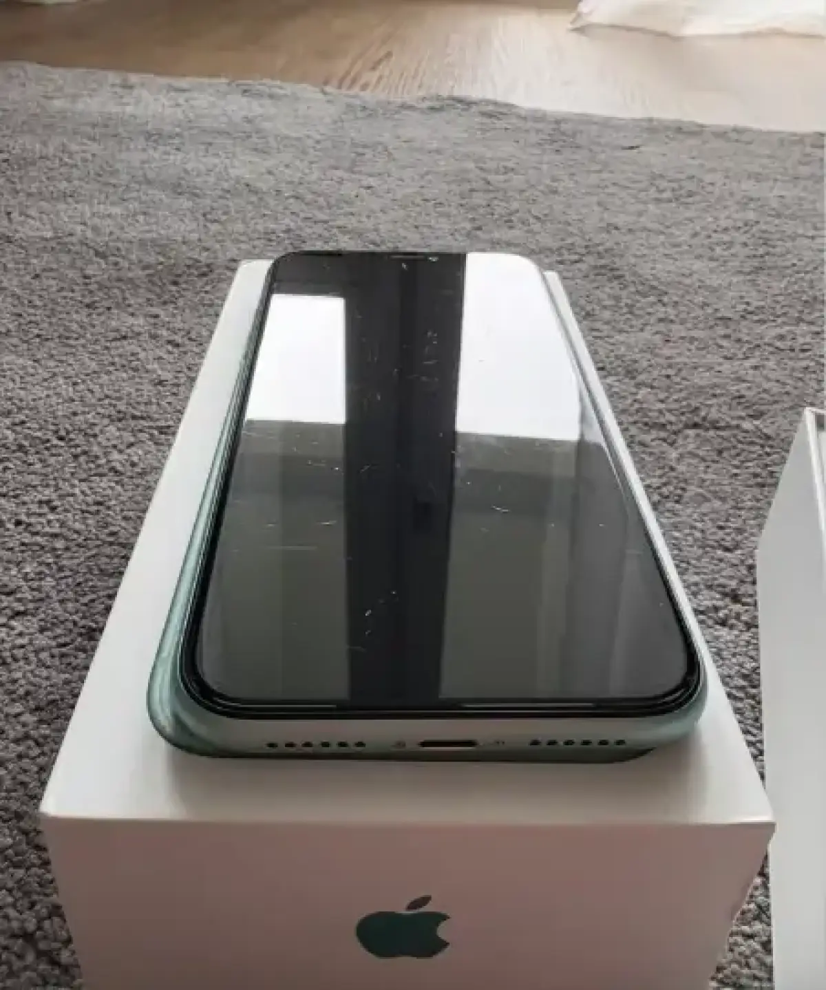 iPhone 11 64GB - Image 2