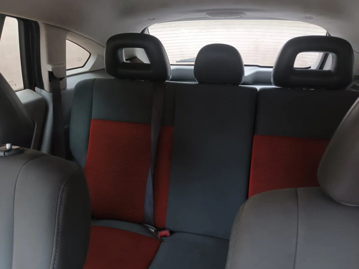 Dodge caliber - Image 7