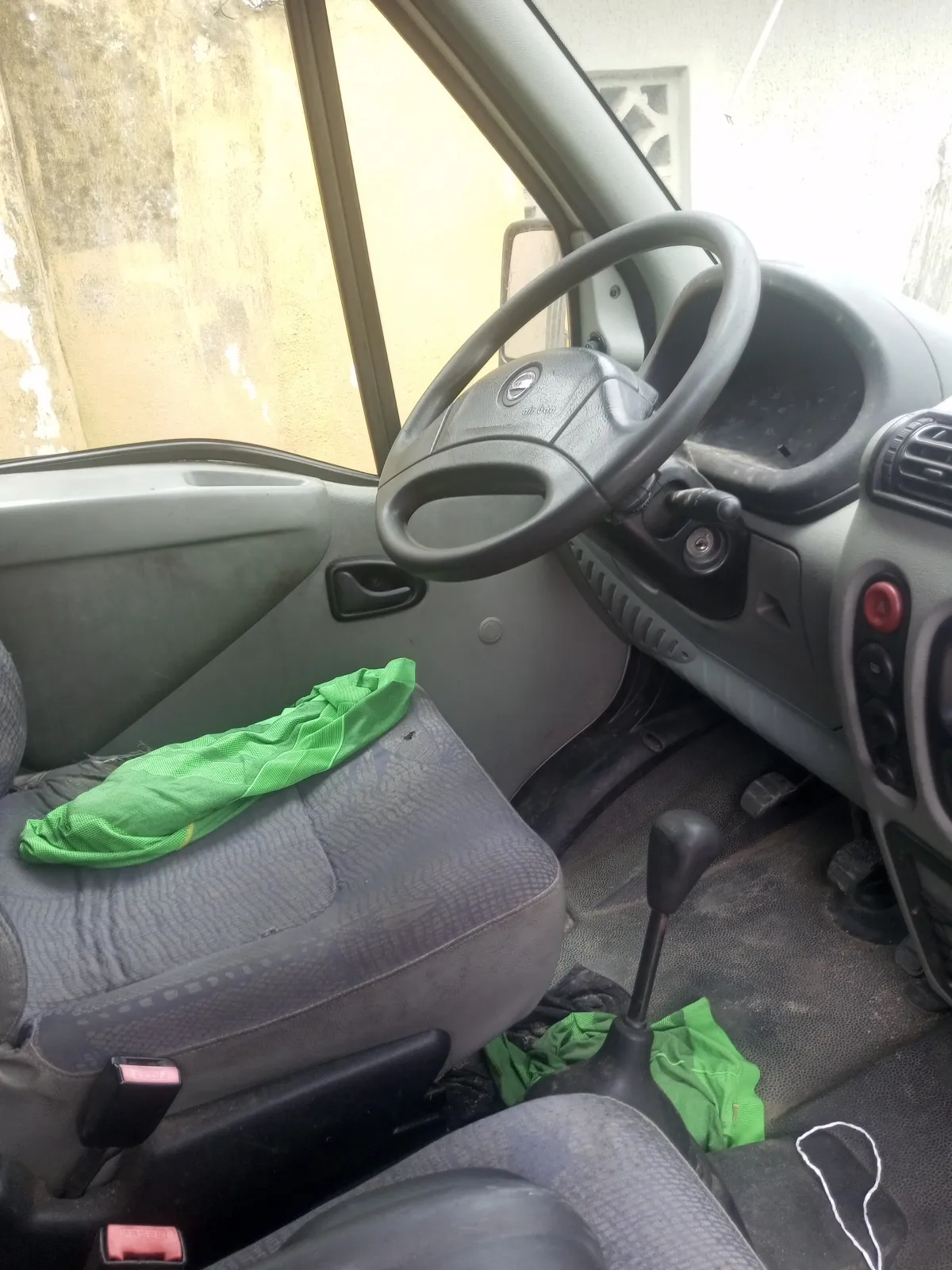 Nissan Interstate - Image 6