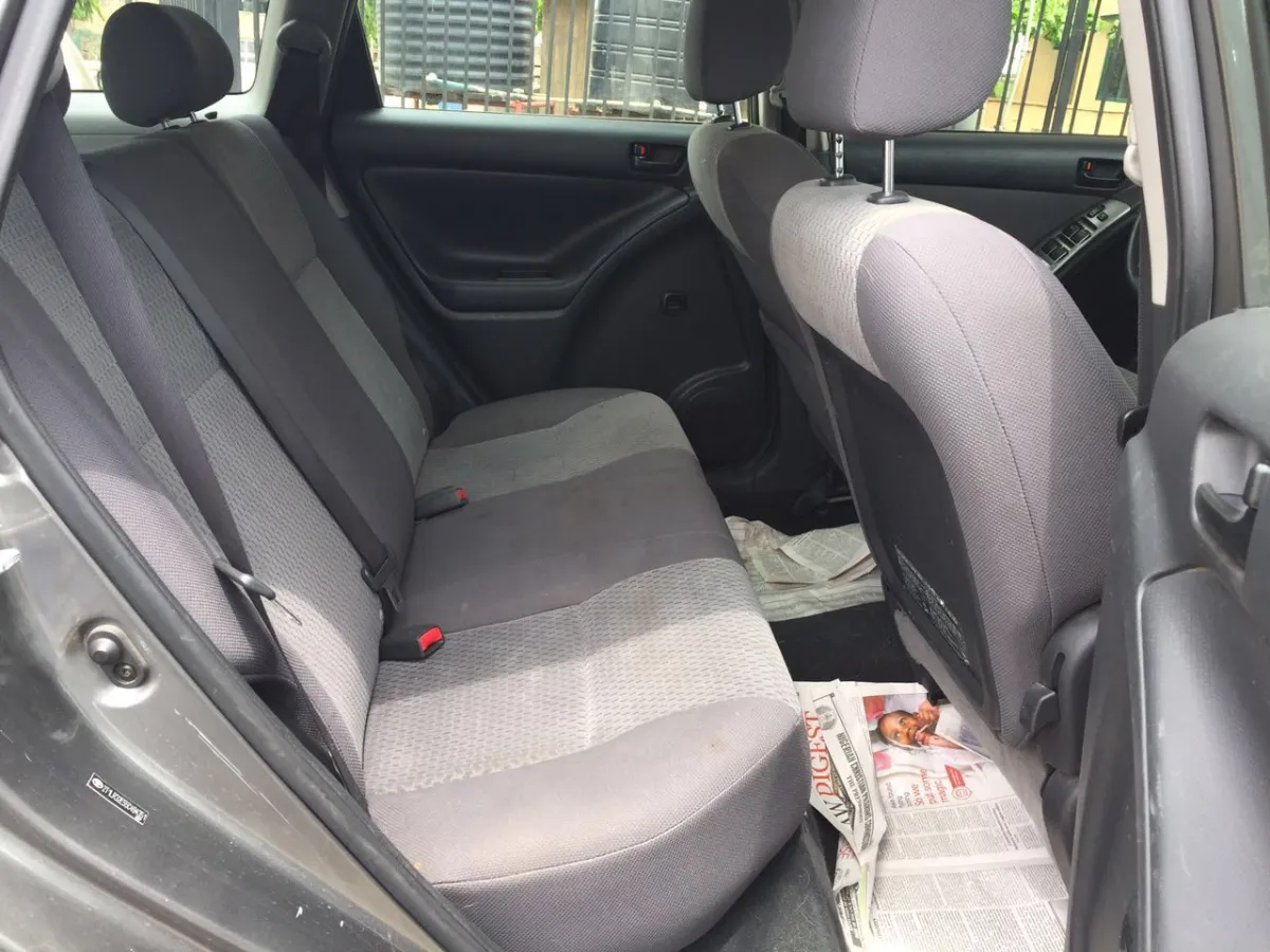 Tokunbo Toyota Matrix 4WD 2005 Arrived Full Option - Image 3