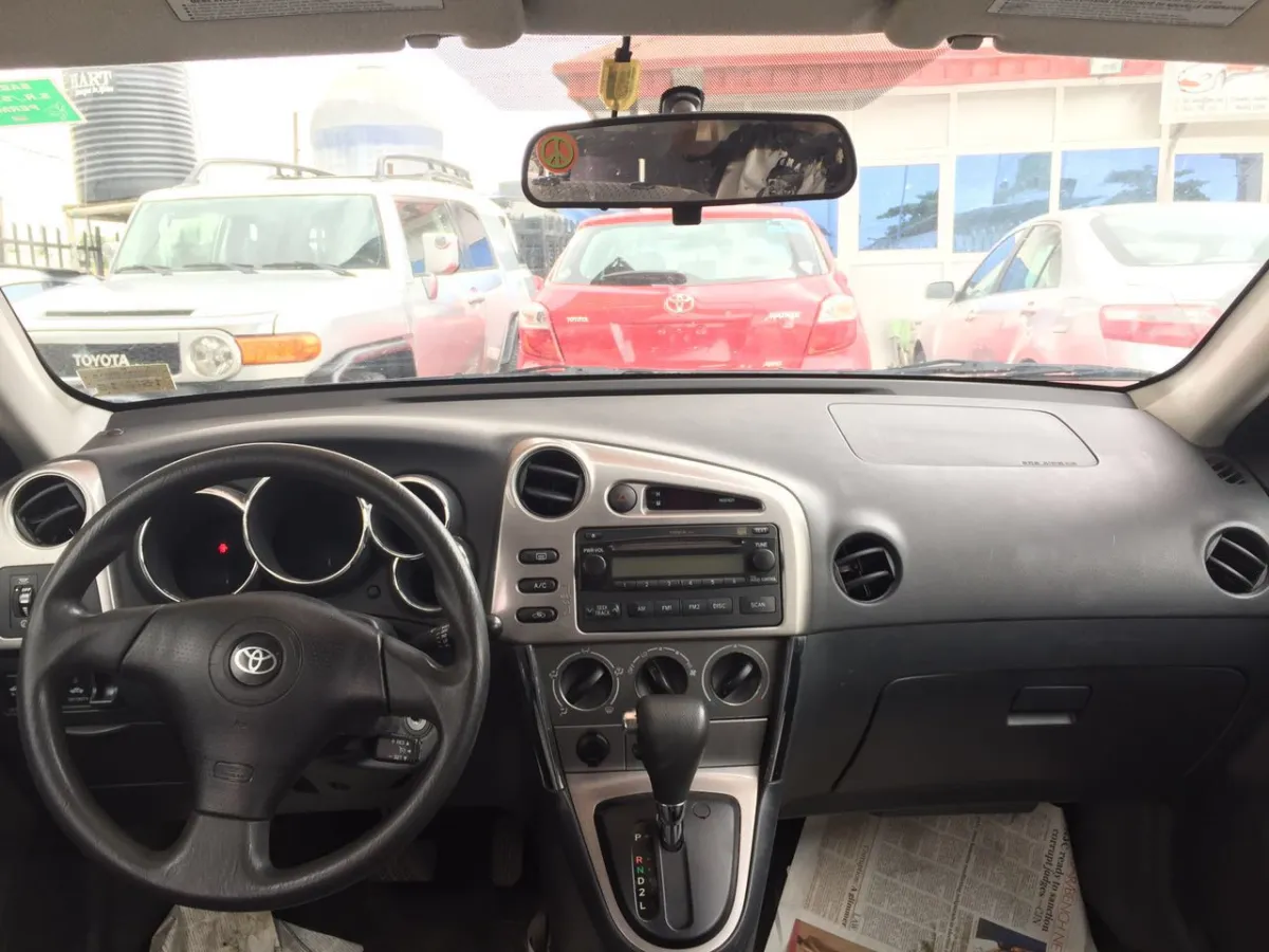 Tokunbo Toyota Matrix 4WD 2005 Arrived Full Option - Image 4