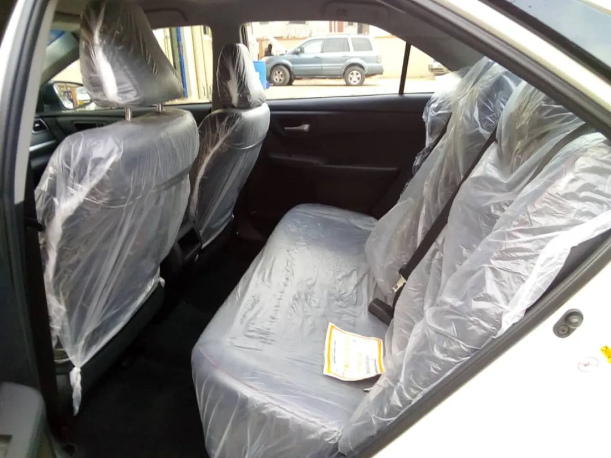 Tokunbo 2015 Toyota Camry Se Fully Loaded - Image 2