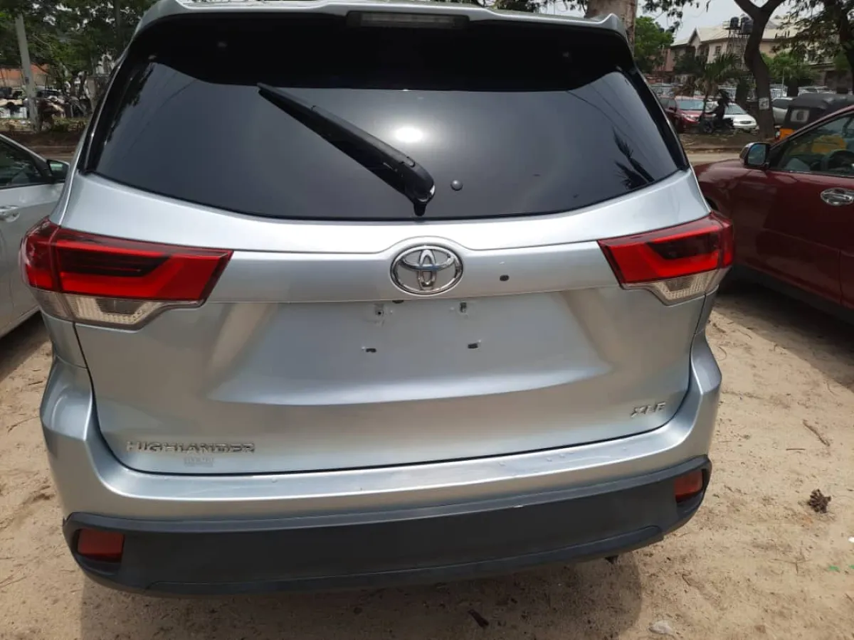 Toks 2018 Toyota Highlander XLE AWD For - Image 5