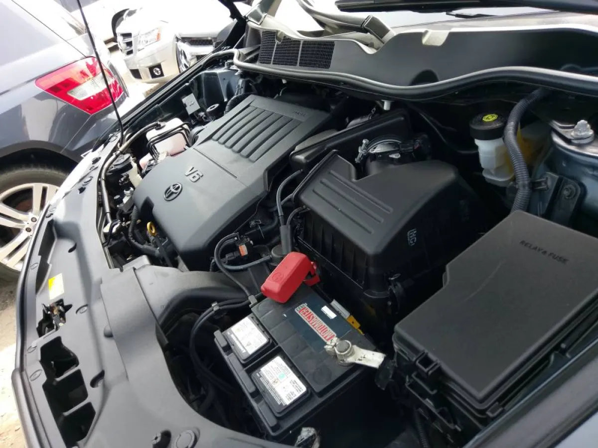 Grade A 2014 Limited Edition Toyota Venza - Image 2