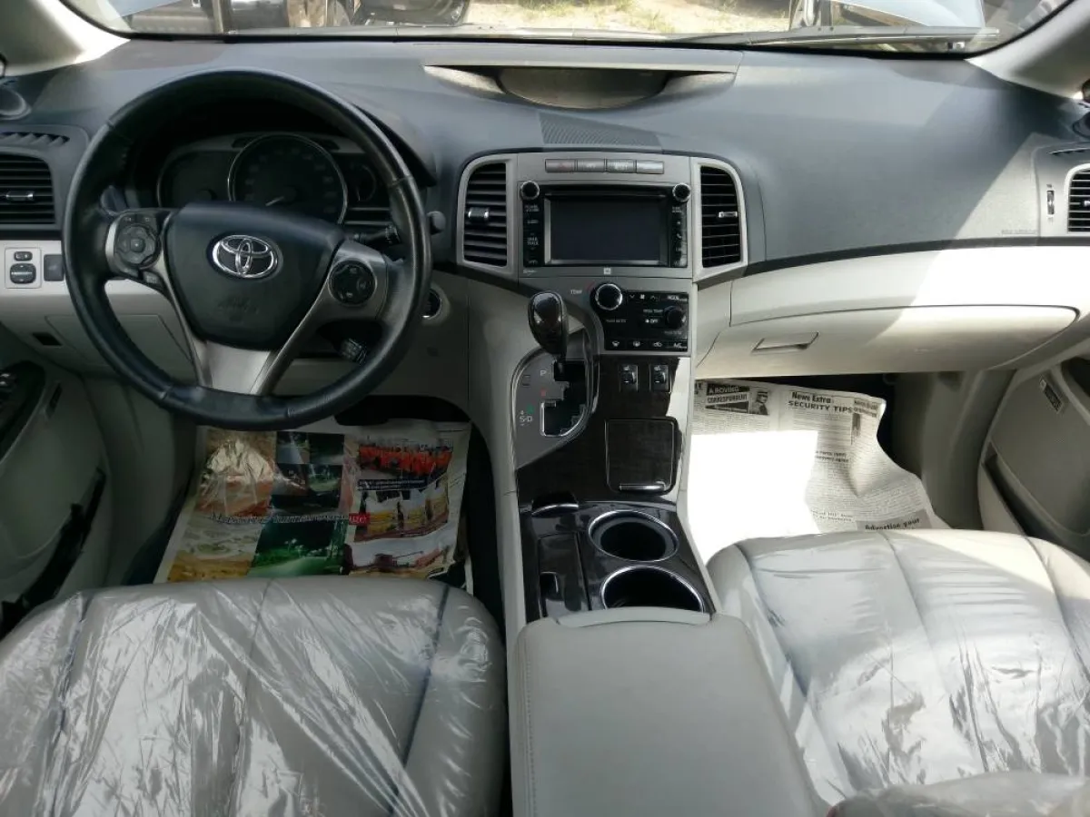 Grade A 2014 Limited Edition Toyota Venza - Image 4