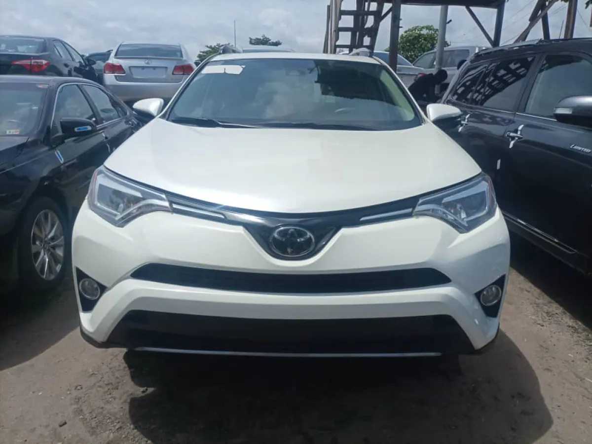 2018 Toyota Rav4 Limited - Image 2
