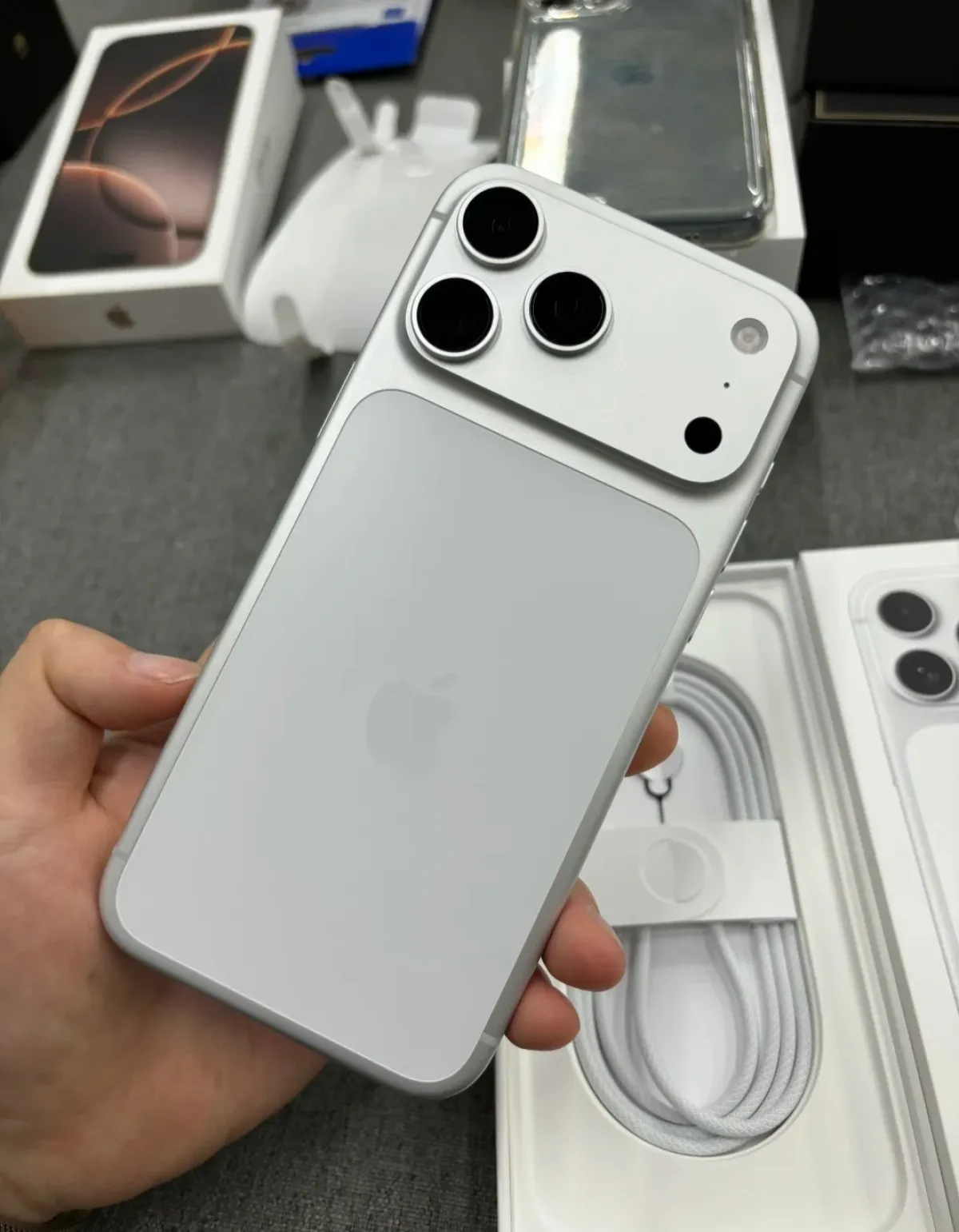 Iphone 17 pro max - Image 1