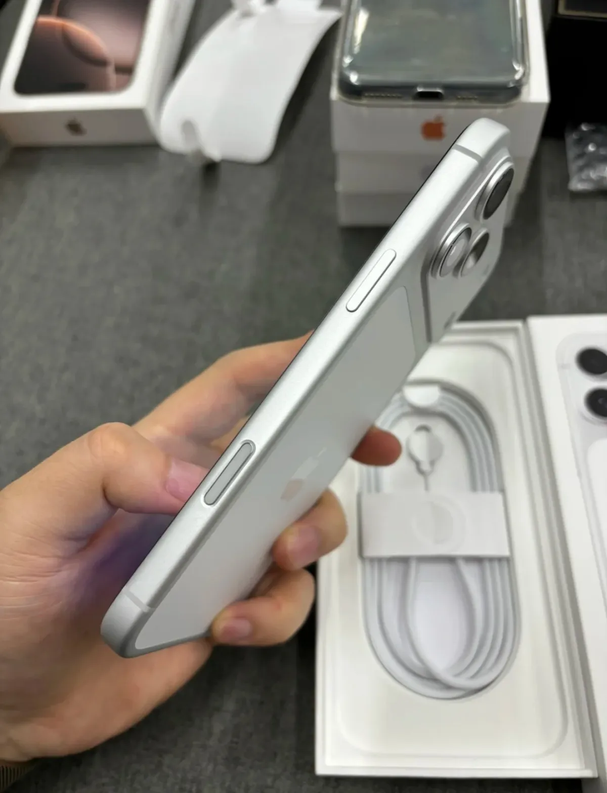 Iphone 17 pro max - Image 2