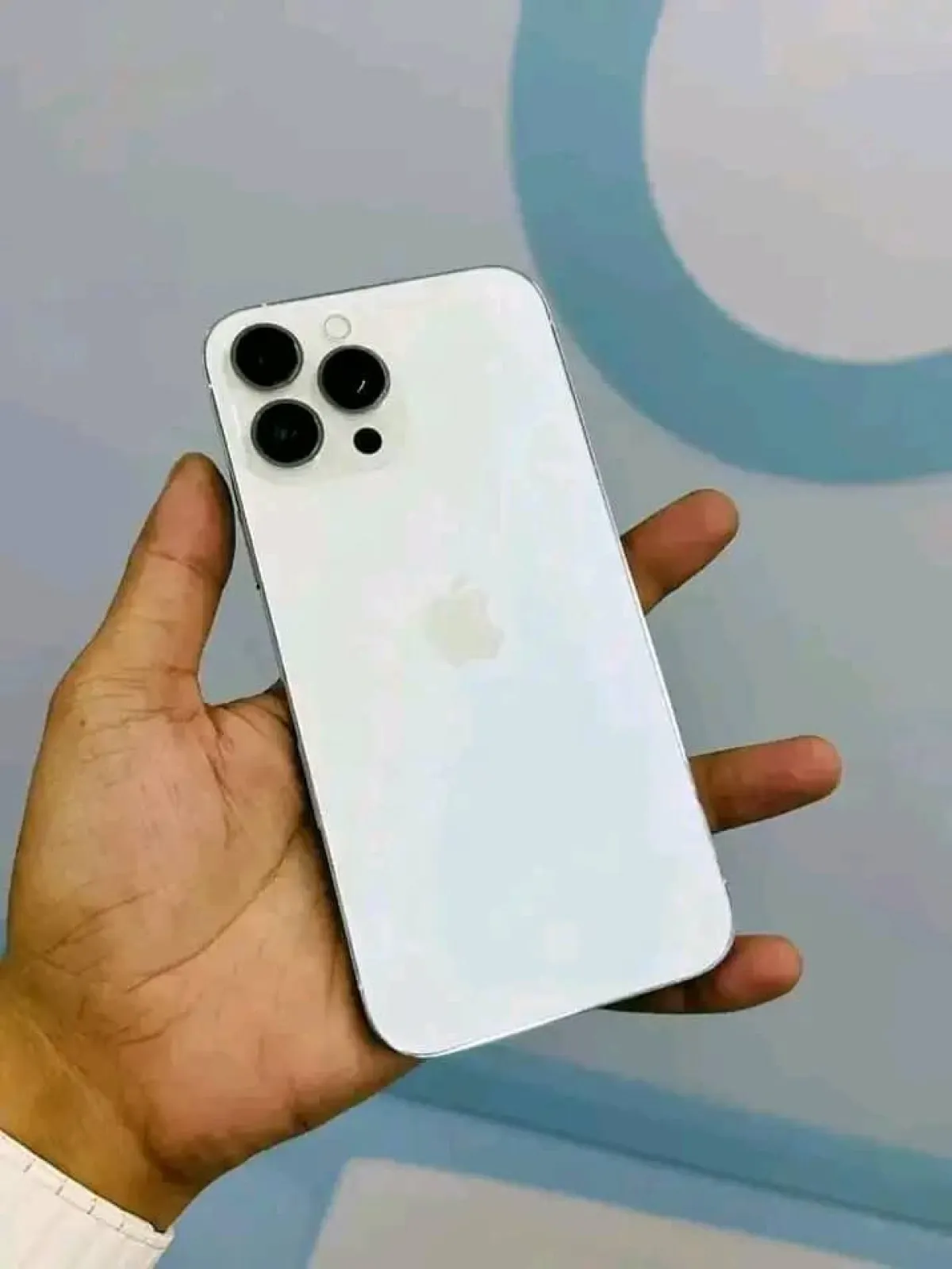 Clean iPhone for sale - Image 4