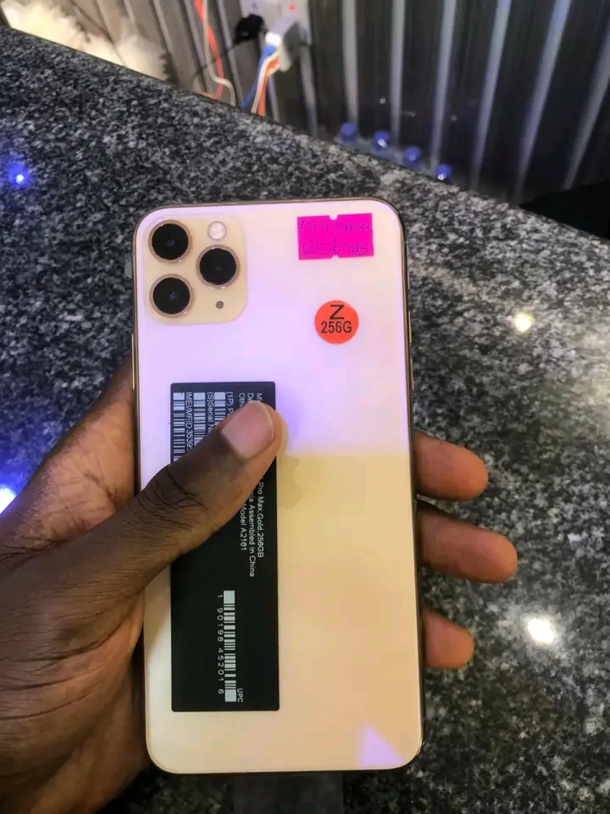 Clean Samsung Galaxy s10 plus - Image 3