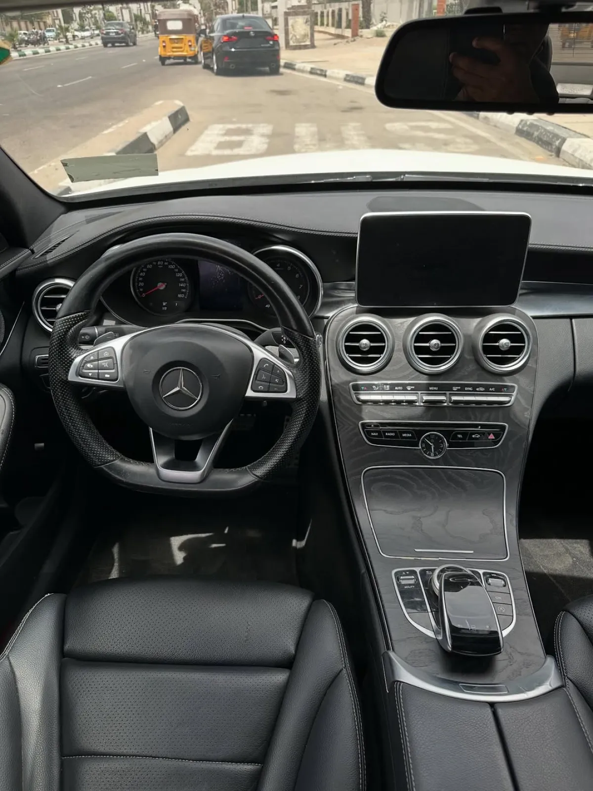 MERCEDES BENZ C400 4MATIC - Image 5