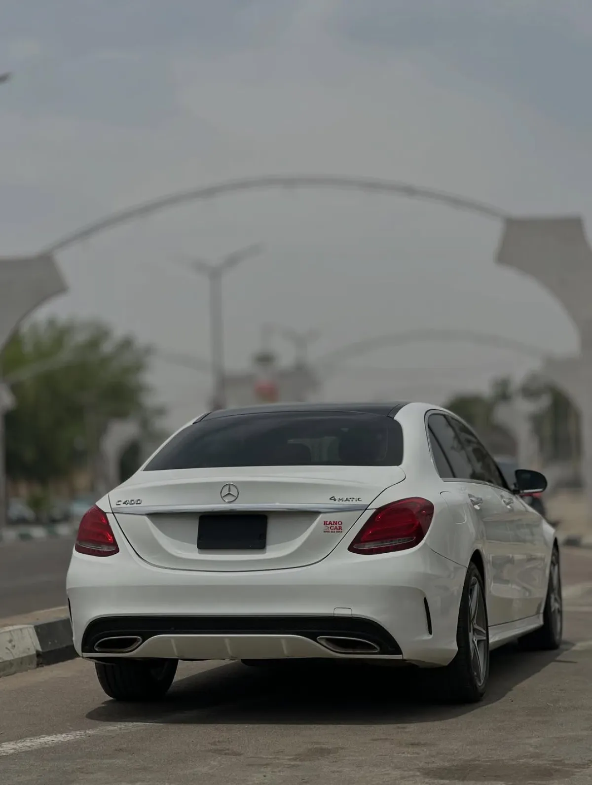 MERCEDES BENZ C400 4MATIC - Image 8