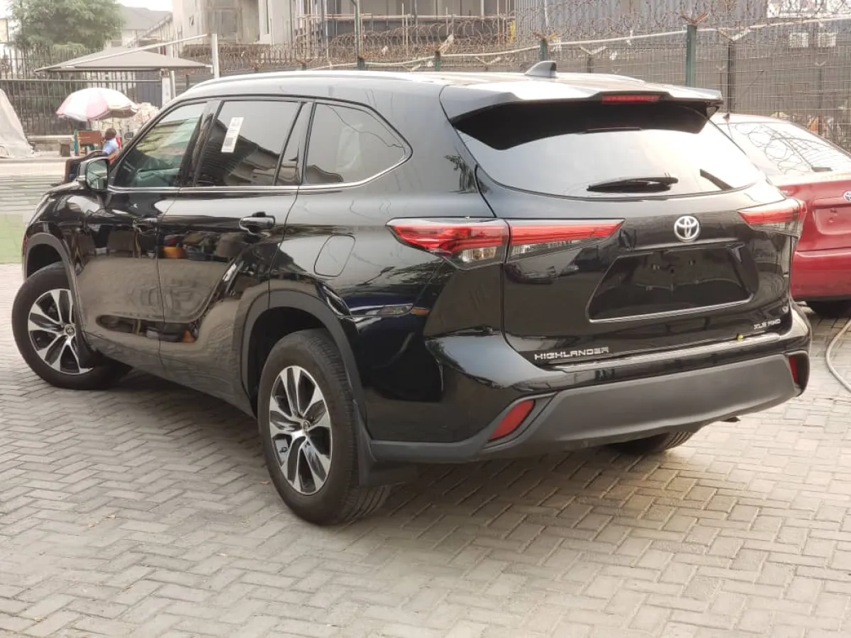 2022 Model Toyota Highlander Xle Toks Full Option Good Deal - Image 1