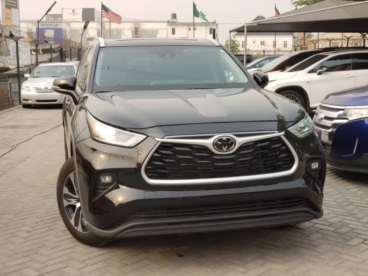 2022 Model Toyota Highlander Xle Toks Full Option Good Deal - Image 5