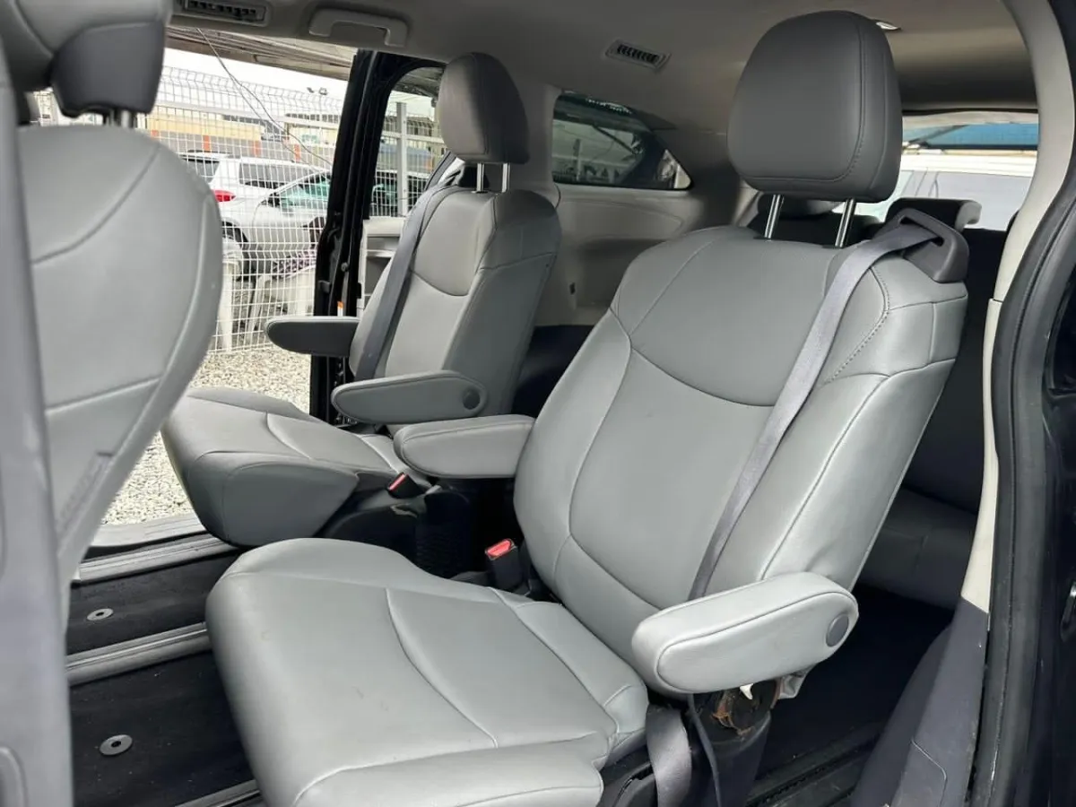 2022 Model Toyota Highlander Sportz Xse Toks Full Option - Image 3