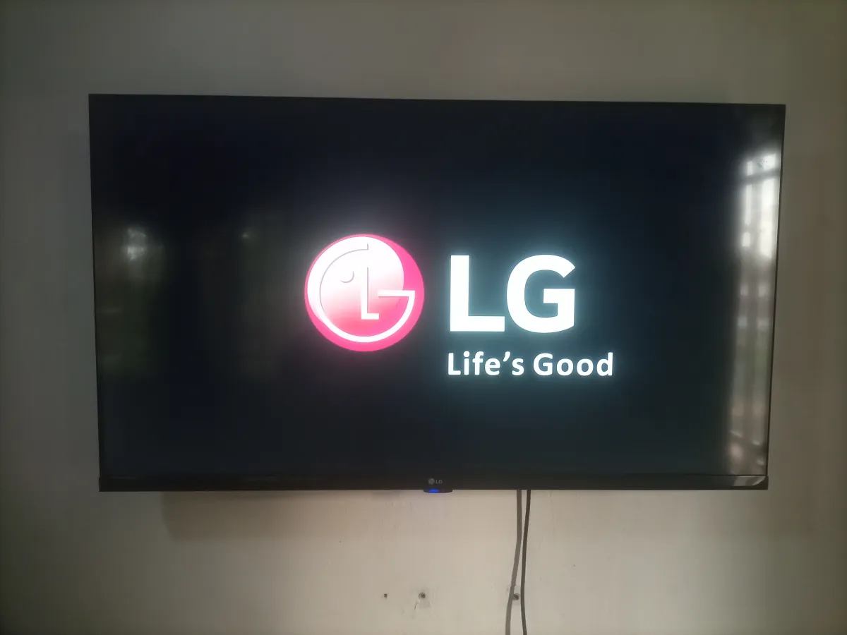 Smart TV for sale - Image 1