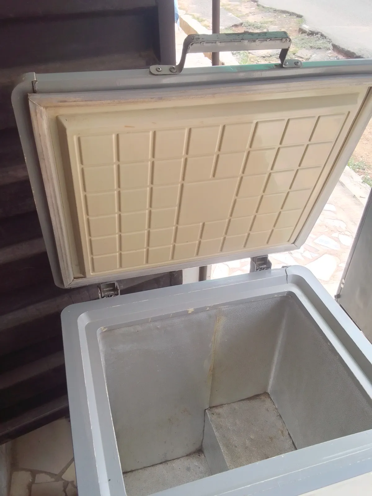 AKAI 128L Deep freezer - Image 3