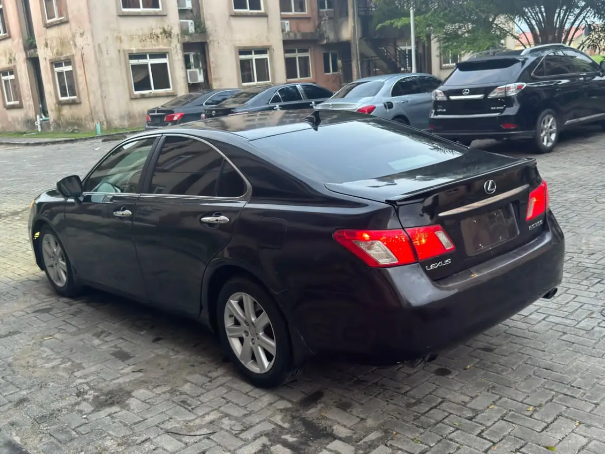 Lexus ES350 - Image 1