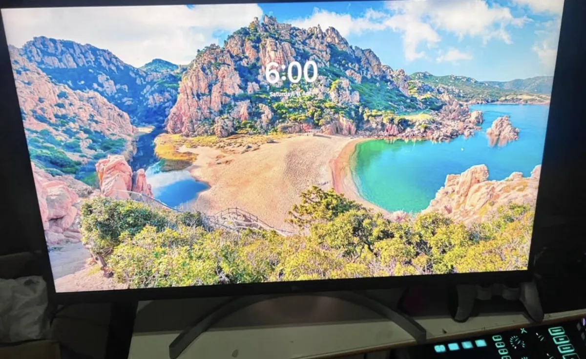LG 32UN500-W 4K GAMING MONITOR - Image 1