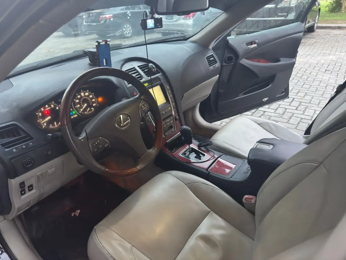 Lexus ES350 - Image 7