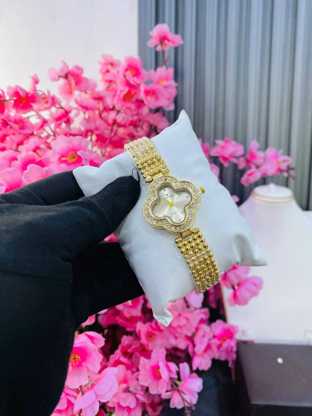 Watch For A Star - Image 3