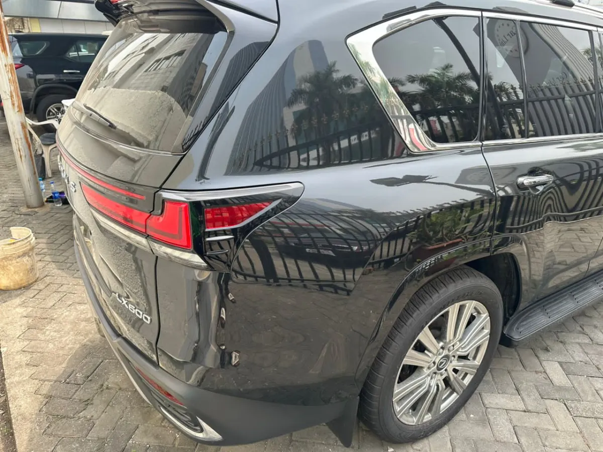 2023 Model Lexus Lx600 Toks Full Option - Image 3