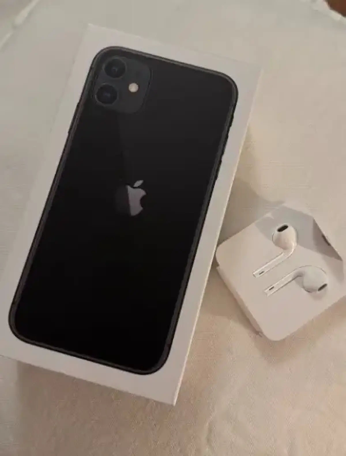 Apple iPhone 11 64GB in black - Image 2