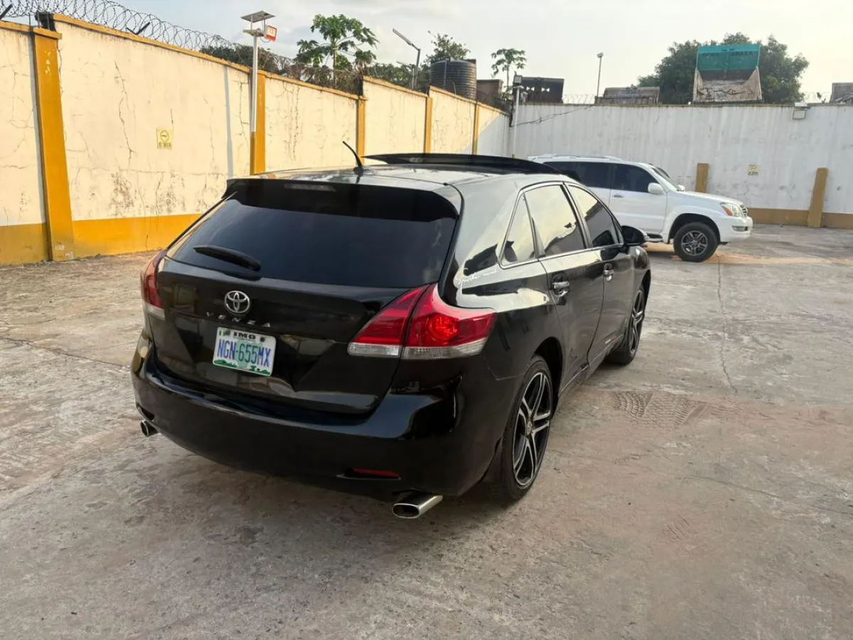 Toyota Venza - Image 2