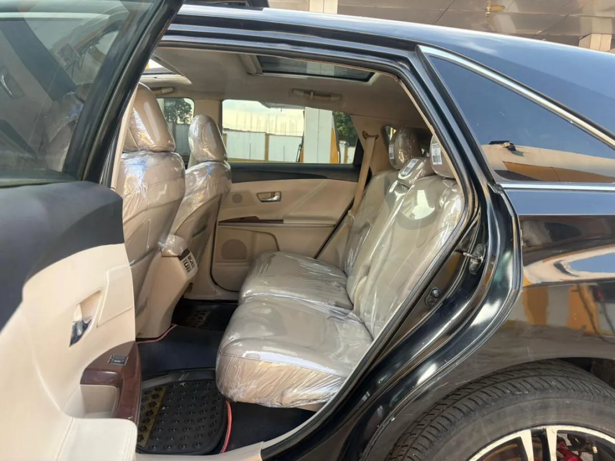 Toyota Venza - Image 7