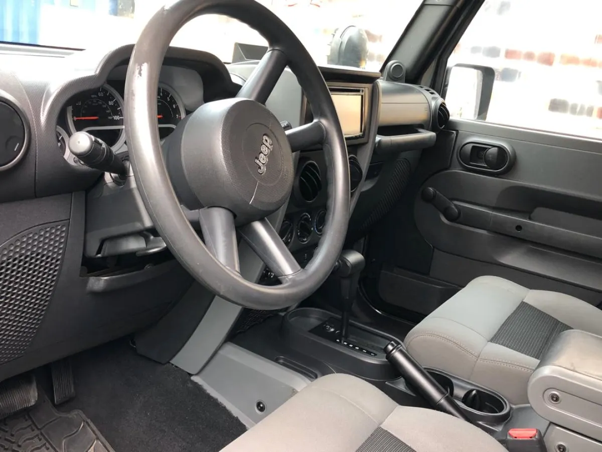 Clean Tokunbo 2010 Wrangler Jeep - Image 3