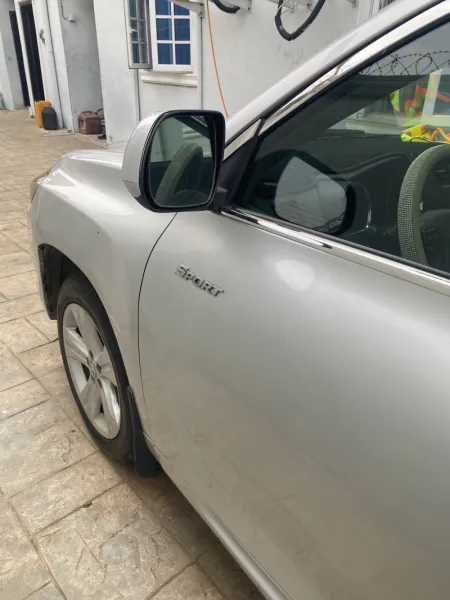 TOYOTA HIGHLANDER SPORT