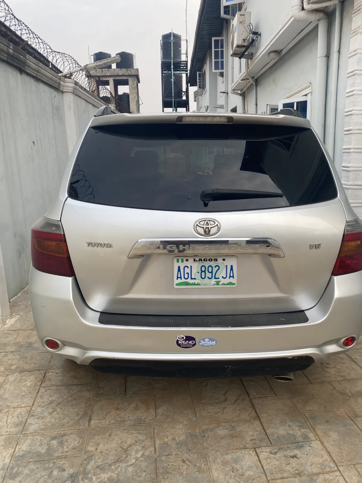 TOYOTA HIGHLANDER SPORT - Image 3