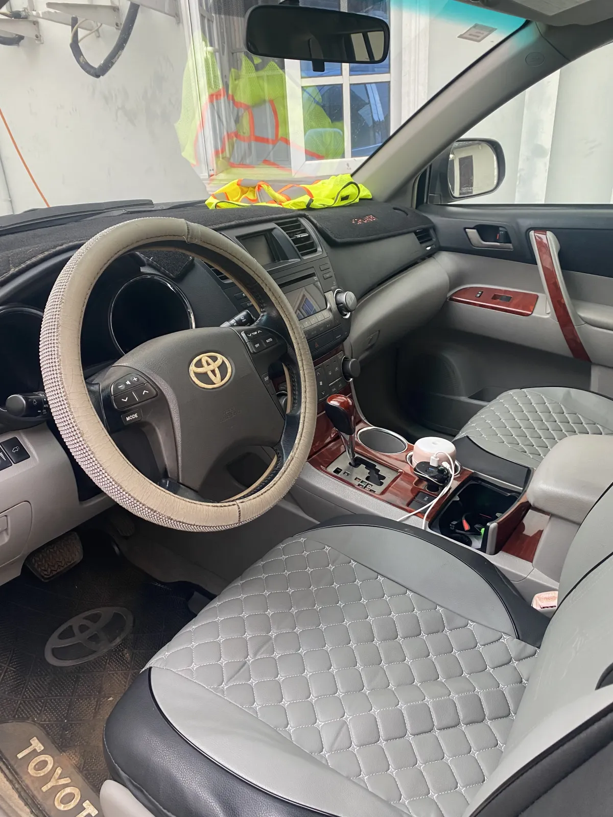 TOYOTA HIGHLANDER SPORT - Image 6