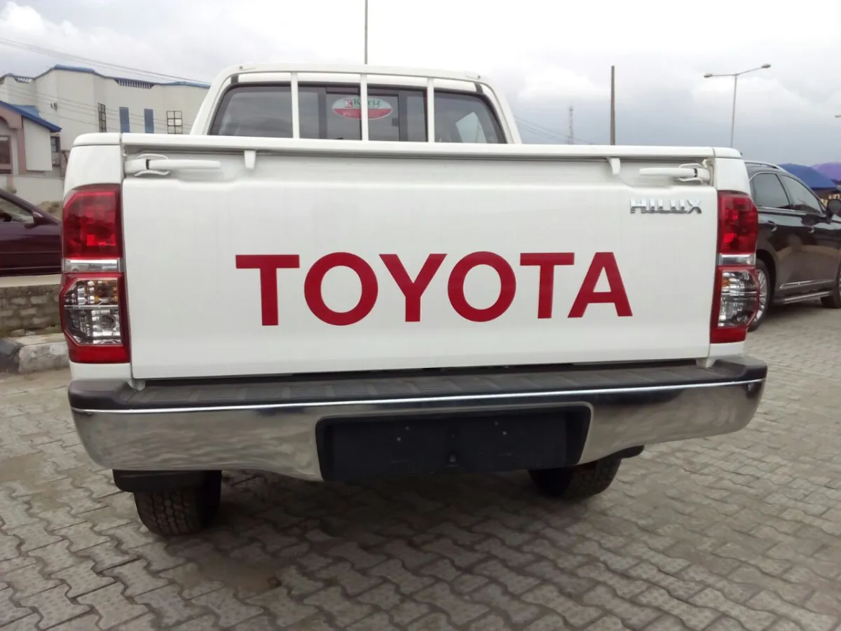 2014 4x4 Toyota Hilux (dubi Edition) - Image 1