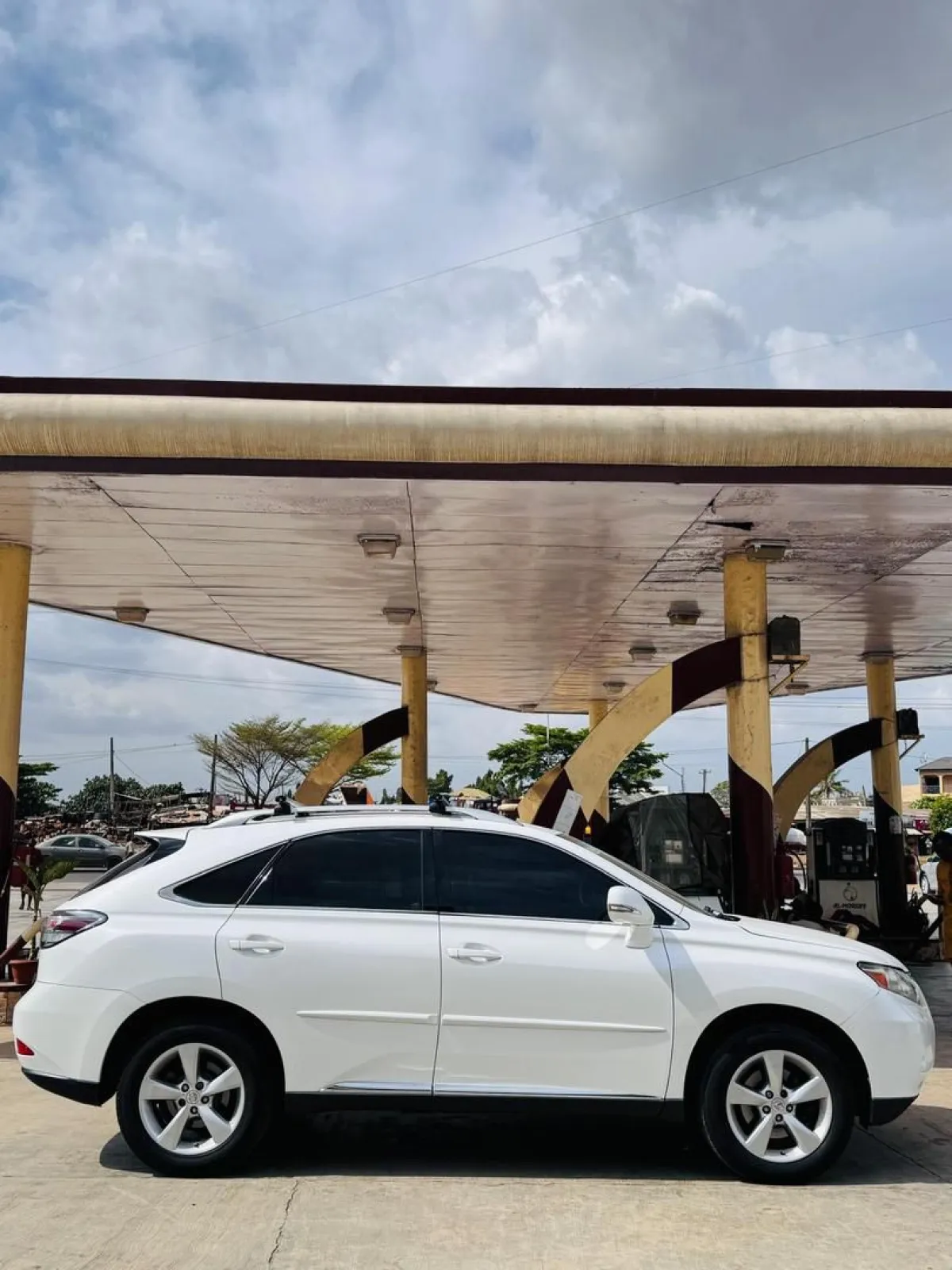 Foreign Used 2010 Lexus RX350 Full Option - Image 3