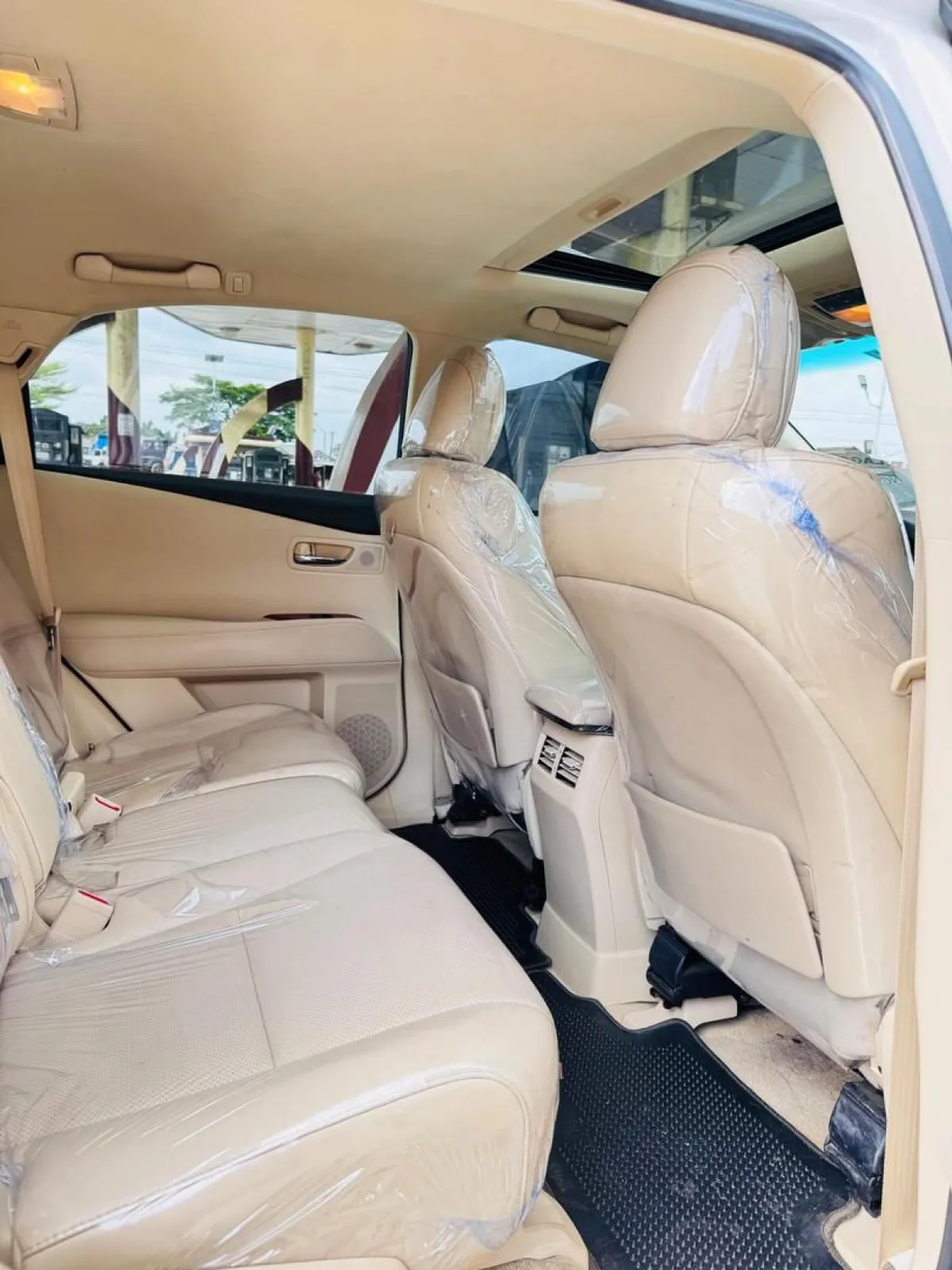 Foreign Used 2010 Lexus RX350 Full Option - Image 8