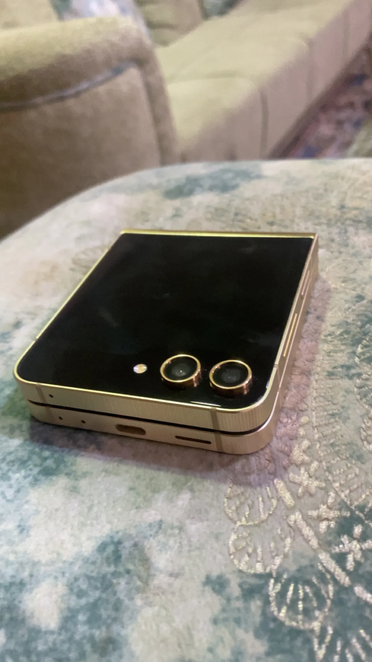 Samsung galaxy z flip 5 limited edition - Image 3