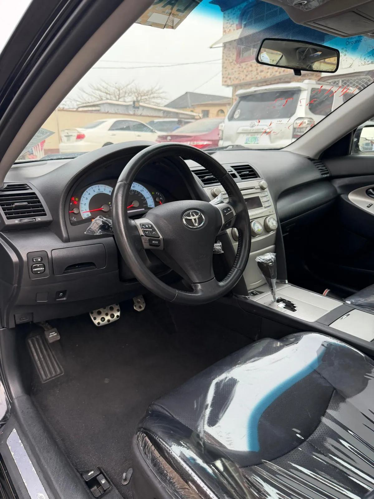 Foreign Used Toyota Camry 2011 Sport - This car have a rare special featur - Image 4