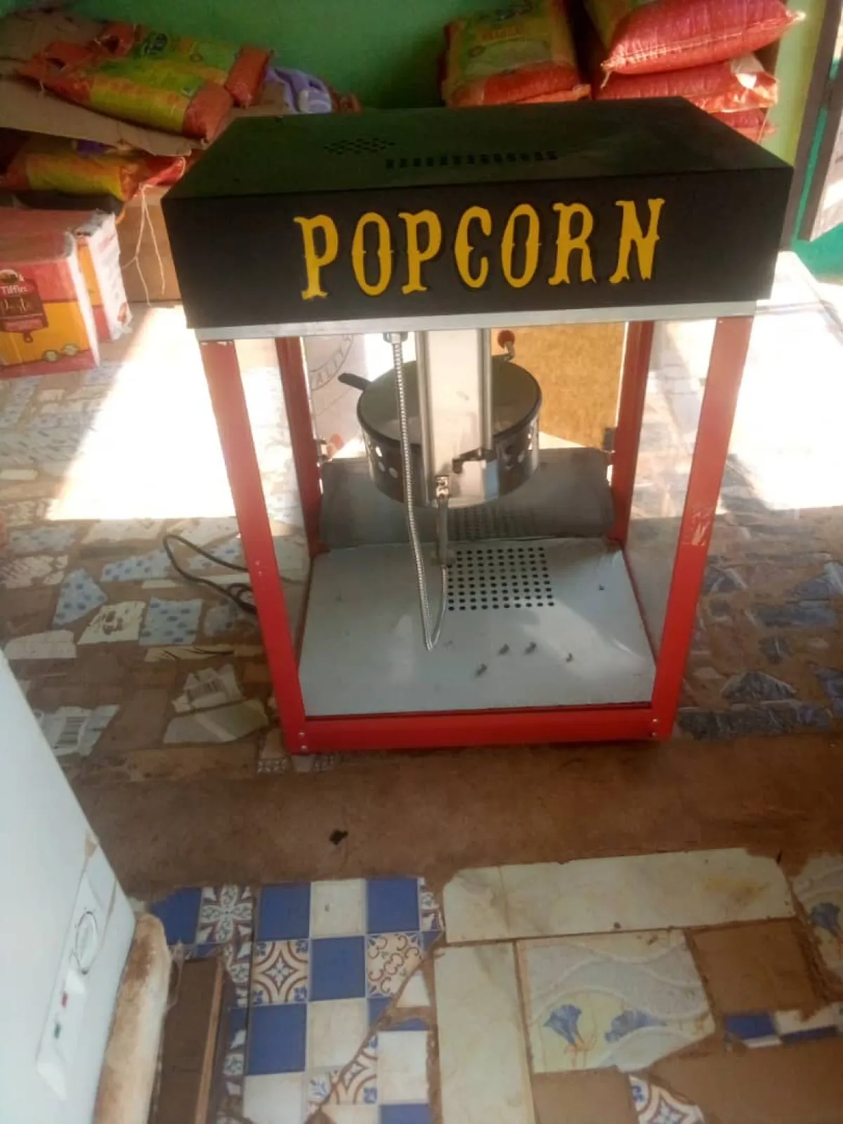 Popcorn Machine - Image 1
