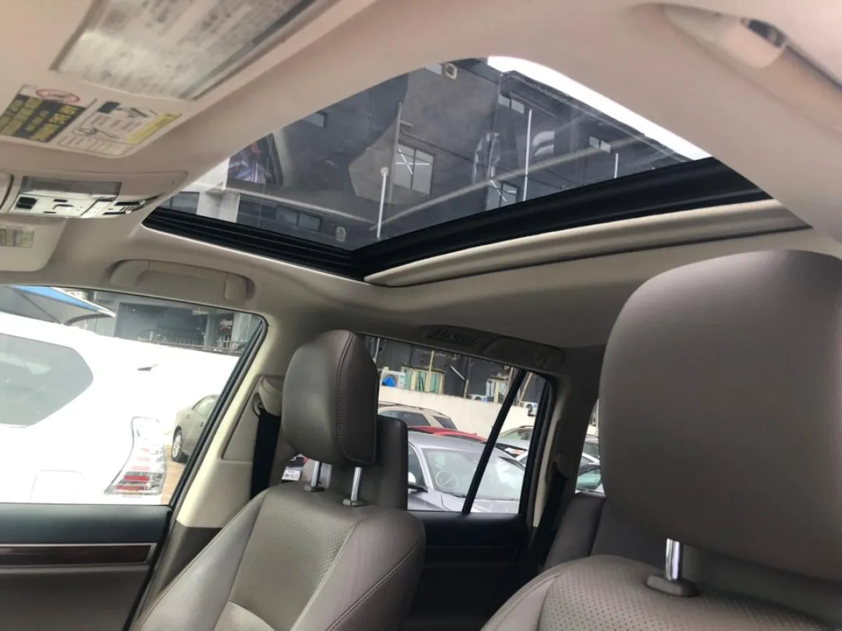 LEXUS GX460 2010 FULL OPTION - Image 3