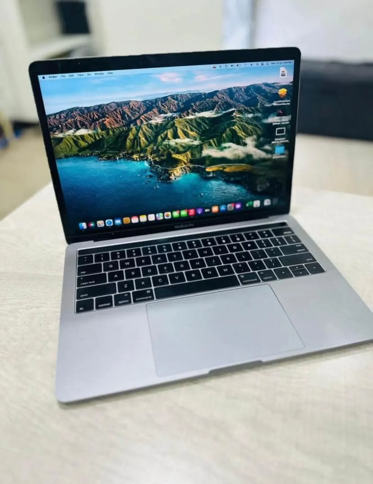 Apple laptop for sale - Image 3