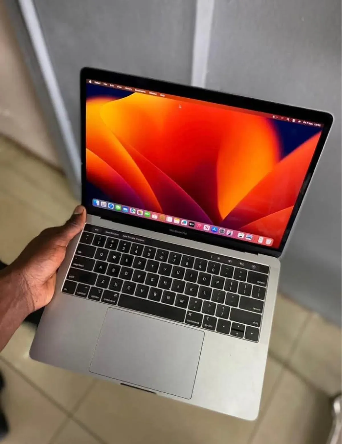Apple laptop for sale - Image 4
