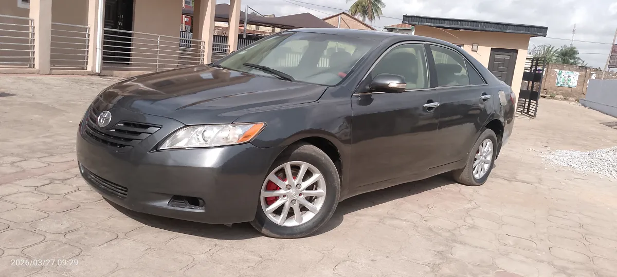 CLEAN TOYOTA CAMRY 2008 - Image 7