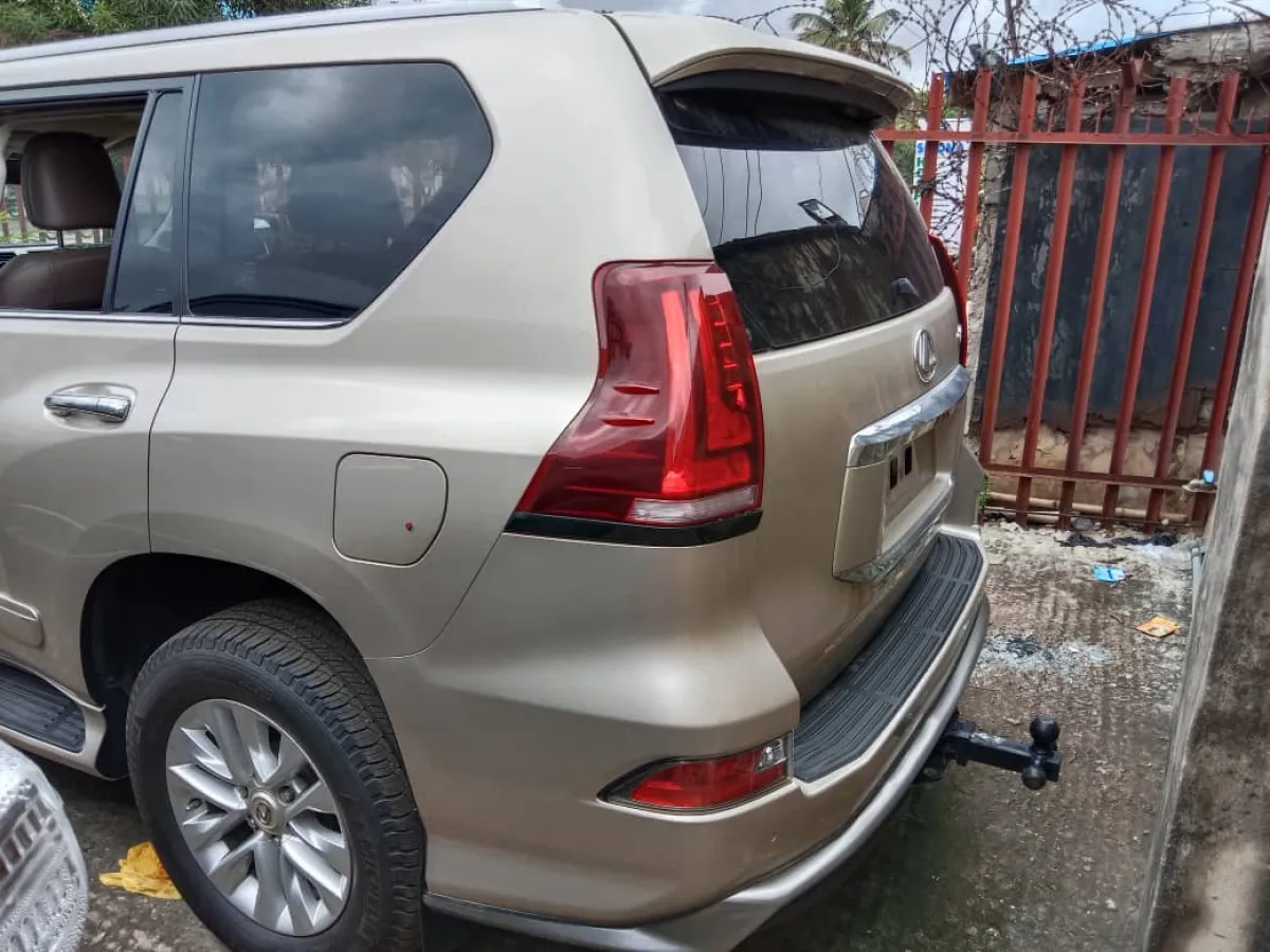 2014 Lexus GX470 Gold - Image 3