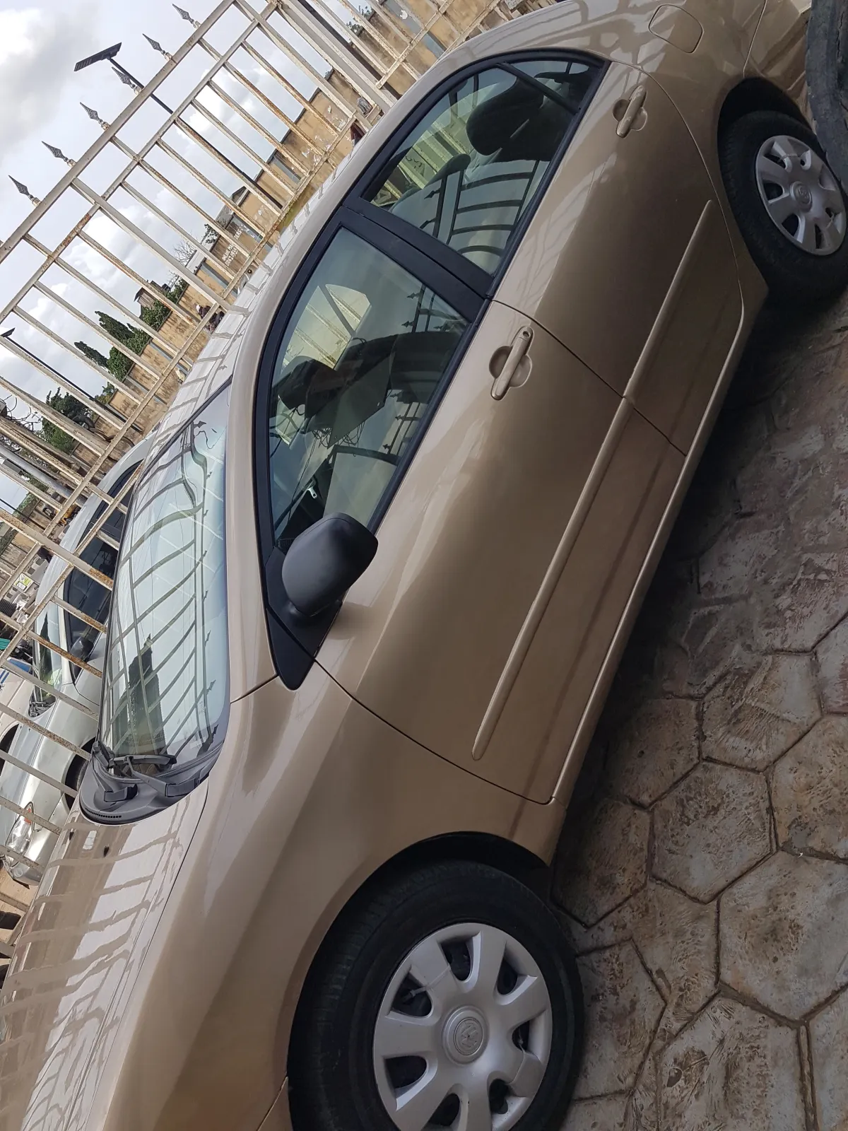 Toyota Corolla - Image 2