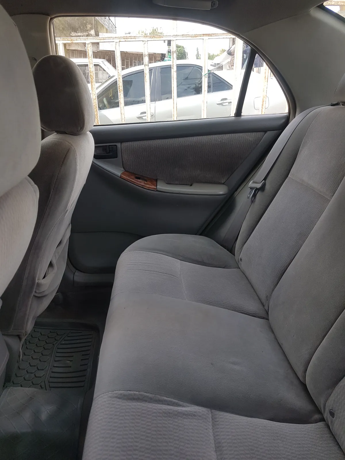 Toyota Corolla - Image 4